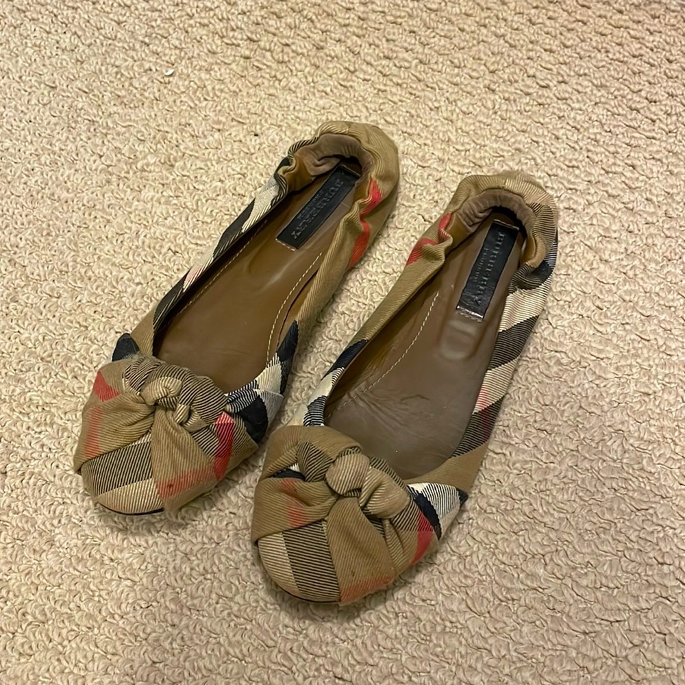 Authentic Burberry Flats!